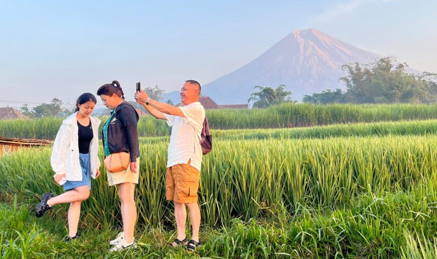 Java Volcano Family Adventure: 4-Day East Java Tour (Bromo, Ijen & Tumpak Sewu)